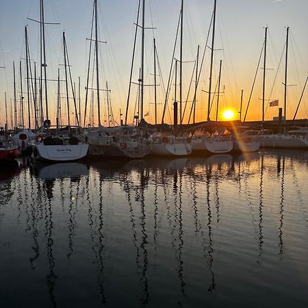 Voilier A Quai Hotel La Rochelle  Buitenkant foto